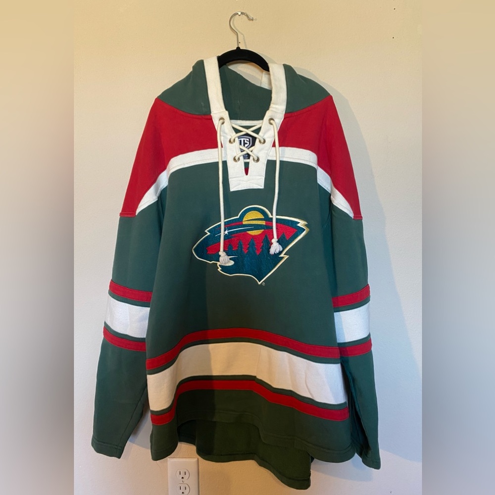 Men’s XL Minnesota Wild Lacer Pullover Hoodie - Officially Licensed Apparel